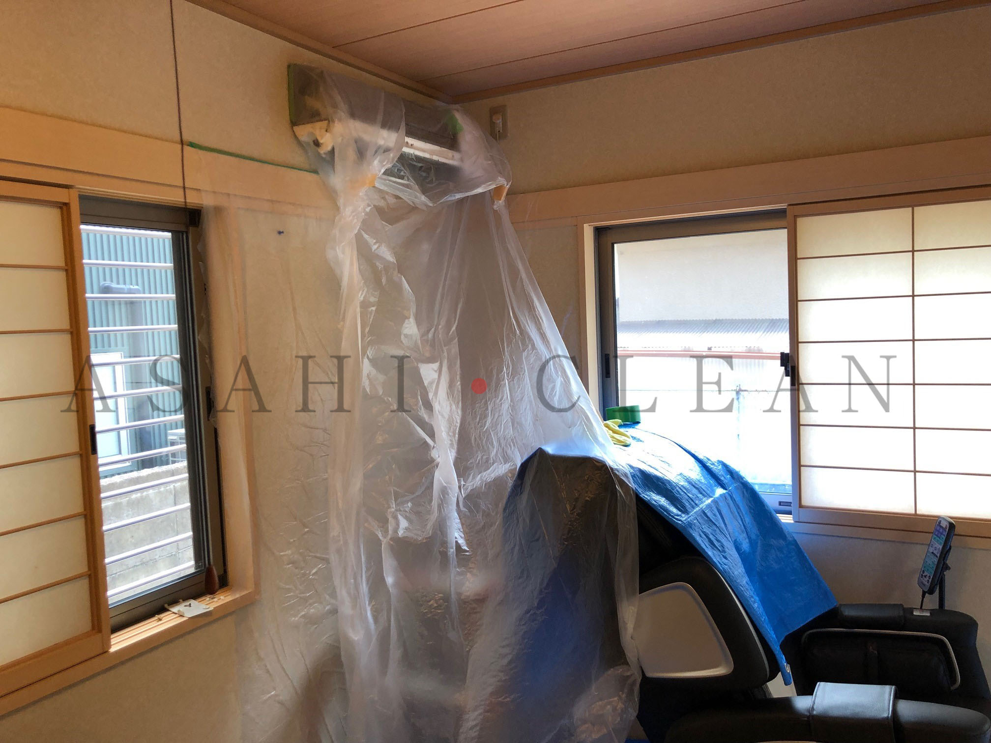 高槻市でエアコンクリーニングのご依頼です。 