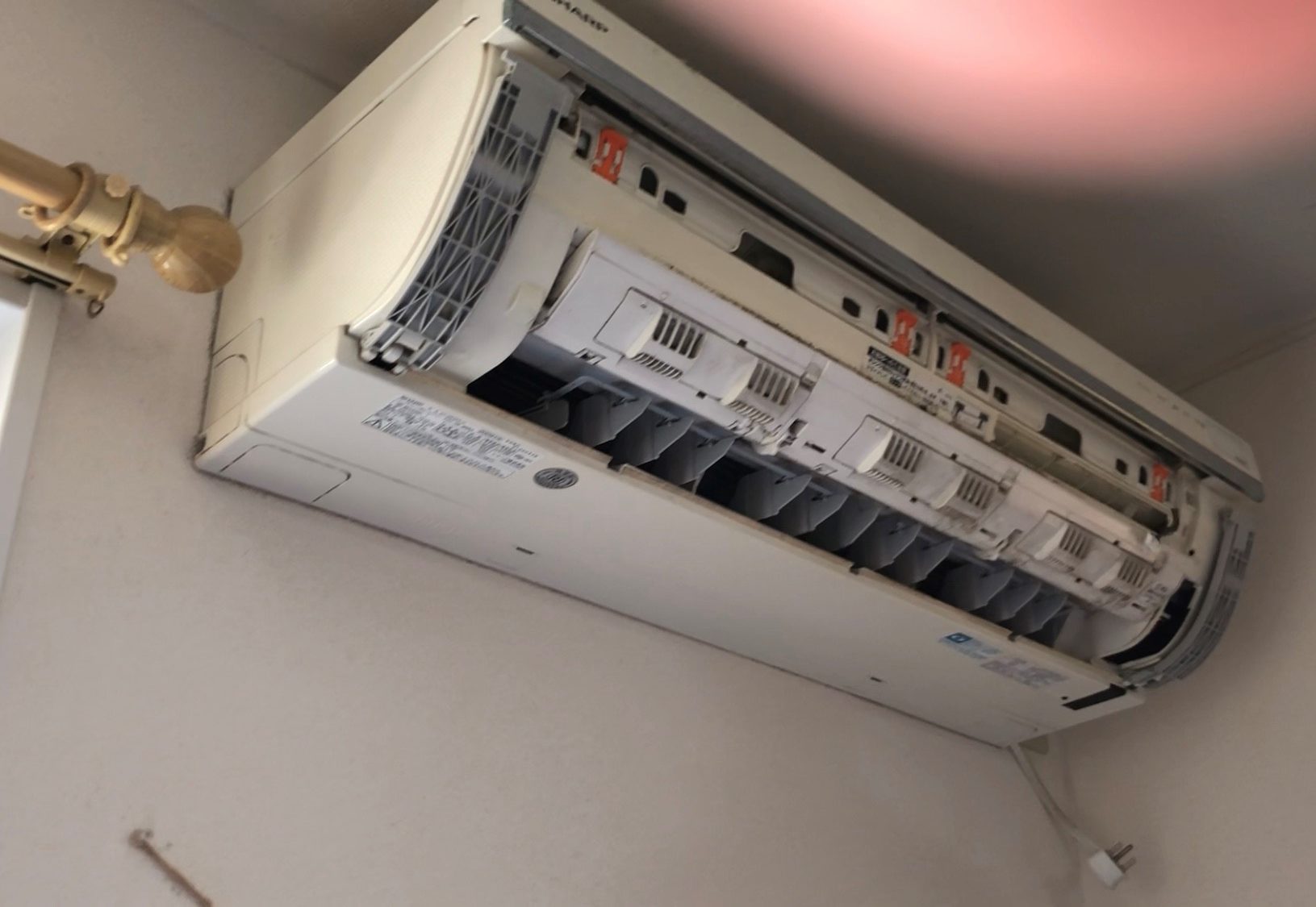 シャープ製の自動洗浄機付きのエアコン洗浄 