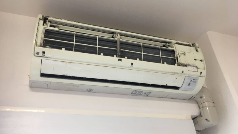 RAS-LJS２５Wのエアコンを清掃いたしました。 