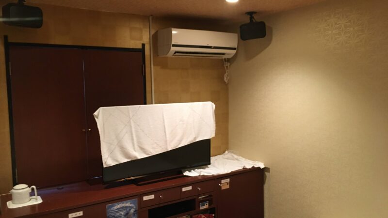 ラブホのRAS-G３６E（W）のお掃除付きエアコンを洗浄いたしました。 