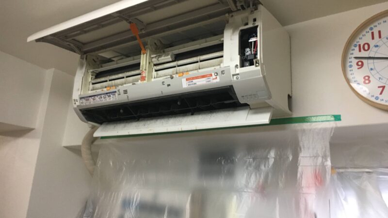 AS-W63B２Wのお掃除機能付きエアコンを分解洗浄をいたしました。 